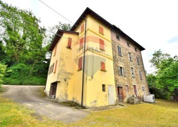 PALAZZINA ESTERNA - Casa semi indipendente Strada Faseto
 
1, Fornovo di Taro - foto 1