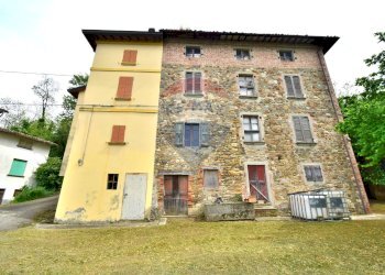 PALAZZINA ESTERNA AFFACCIO SULLA VALLE - Casa semi indipendente Strada Faseto
 
1, Fornovo di Taro - foto 2