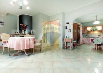 Sala da pranzo - Semi-detached house Via Giuseppe Bentivoglio
 
3, Ciampino - photo 11