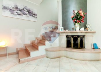 Scale - Semi-detached house Via Giuseppe Bentivoglio
 
3, Ciampino - photo 12