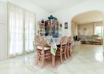 Sala da pranzo - Semi-detached house Via Giuseppe Bentivoglio
 
3, Ciampino - photo 15