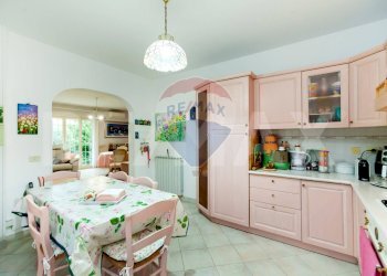 Cucina - Semi-detached house Via Giuseppe Bentivoglio
 
3, Ciampino - photo 17