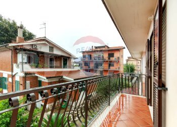 Balcone - Semi-detached house Via Giuseppe Bentivoglio
 
3, Ciampino - photo 22