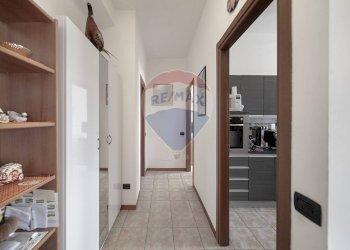 Hall / corridoio - Bilocale via italia
 
75, Muggiò - foto 12