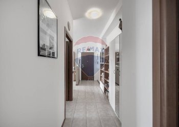 Hall / corridoio - Bilocale via italia
 
75, Muggiò - foto 13