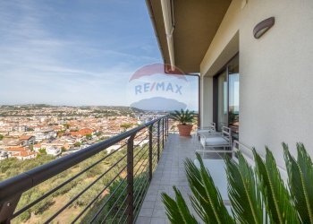 Balcone - Casa semi indipendente Via Colle Della Vecchia
 
5, Montesilvano - foto 12