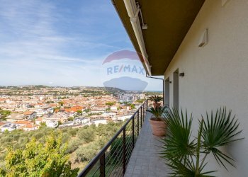 Balcone - Casa semi indipendente Via Colle Della Vecchia
 
5, Montesilvano - foto 17
