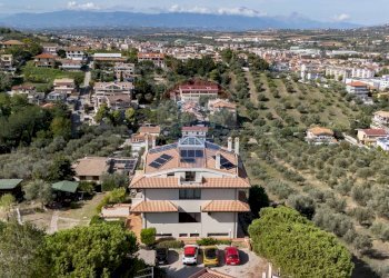 Edificio all\'aperto - Casa semi indipendente Via Colle Della Vecchia
 
5, Montesilvano - foto 42