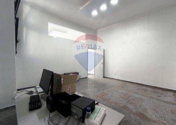 Soggiorno - Locale Commerciale Via Mannarino
 
9, Mesagne - foto 7