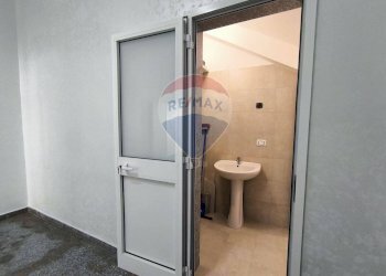 Bagno - Locale Commerciale Via Mannarino
 
9, Mesagne - foto 8