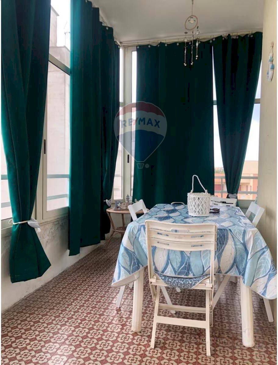 Sala da pranzo - Quadrilocale Via dei Pini
 
47, Gallipoli - foto 1