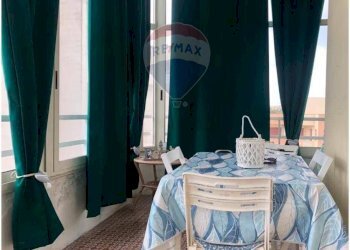 Sala da pranzo - Quadrilocale Via dei Pini
 
47, Gallipoli - foto 1