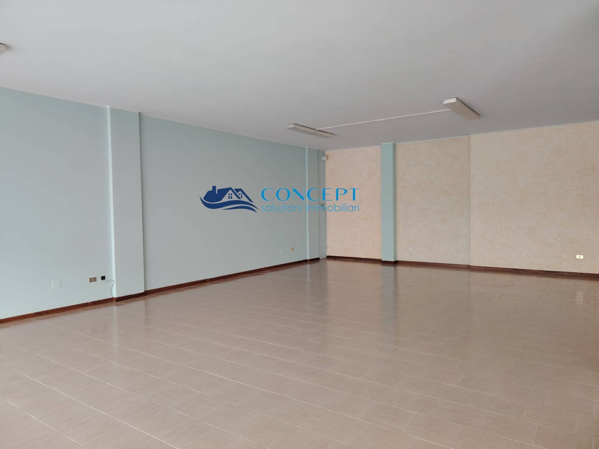 Foto 2 - Locale Commerciale via E. de Filippo
 
snc, Martinsicuro - foto 2