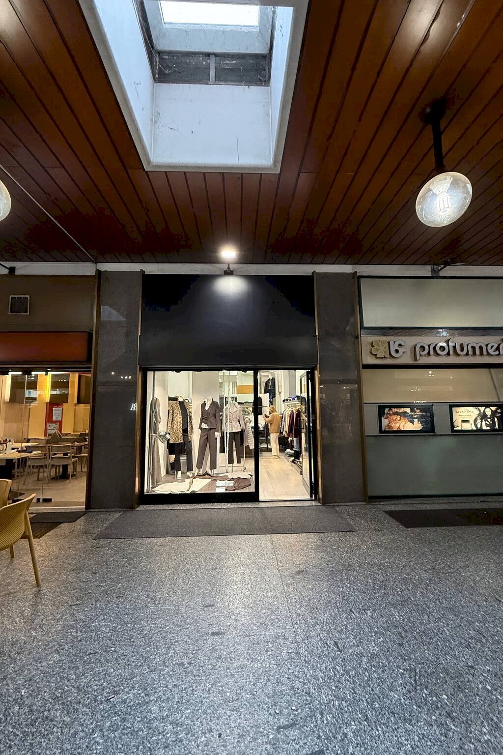 Foto 1 - Locale Commerciale Via Vittorio veneto
 
9, Varese - foto 1