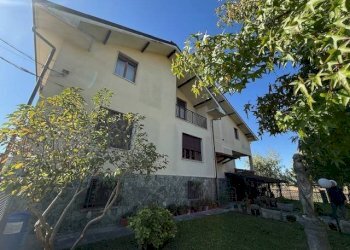 Facciata - Villa Regione Rezzinara, 4, Bistagno - foto 34