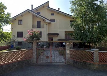 Facciata - Villa Regione Rezzinara, 4, Bistagno - foto 4