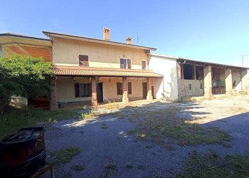 Facciata - Rustic via del Corvo, 15, hamlet Madonna dell'Olmo, Cuneo - photo 2