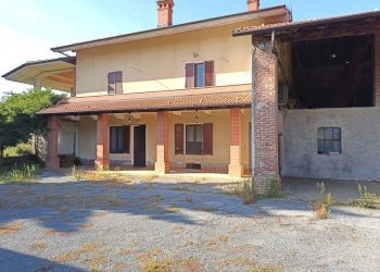 Facciata - Rustic via del Corvo, 15, hamlet Madonna dell'Olmo, Cuneo - photo 3