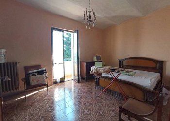 Camera da letto - Rustic via del Corvo, 15, hamlet Madonna dell'Olmo, Cuneo - photo 11