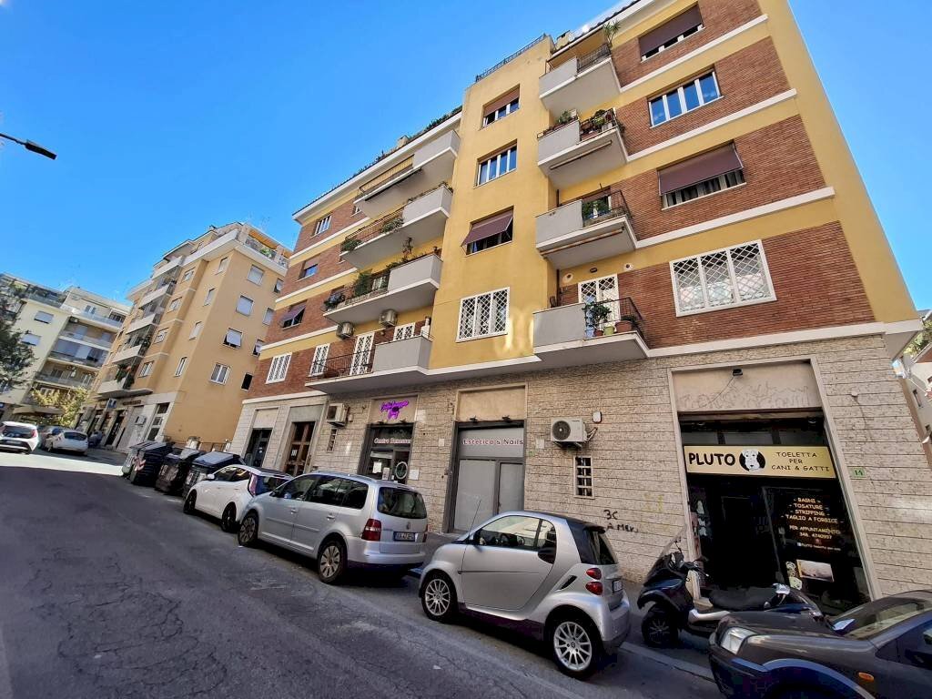 Facciata - Shop via Ferdinando Gregorovius, 14, Roma - photo 1