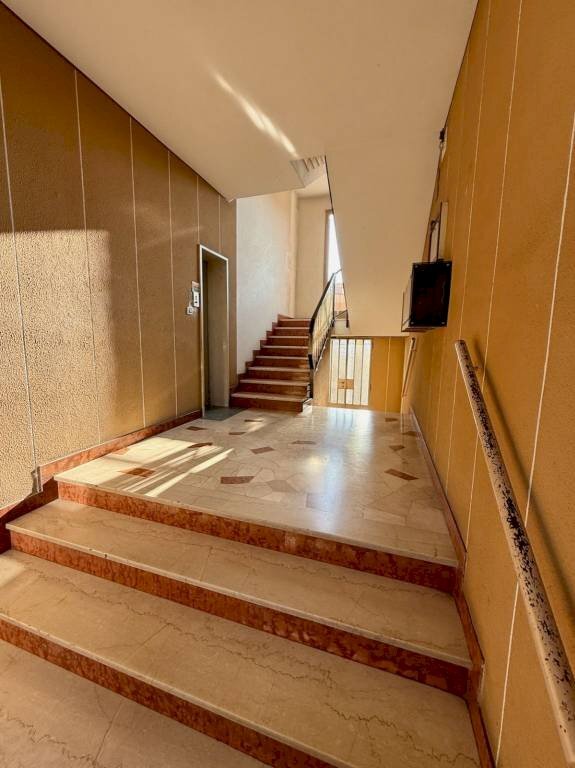 Interno palazzo - Quadrilocale via Libertà, 31, Vigliano Biellese - foto 2