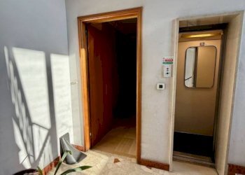 Interno palazzo - Quadrilocale via Libertà, 31, Vigliano Biellese - foto 4