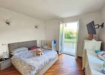 Camera da letto - Trilocale via Camillo Benso di Cavour, 134, Leggiuno - foto 21