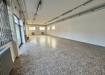 Magazzino - Negozio via Pietro Ruggeri da Stabello, Bergamo - foto 3