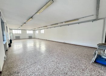 Interno non residenziale - Negozio via Pietro Ruggeri da Stabello, Bergamo - foto 13