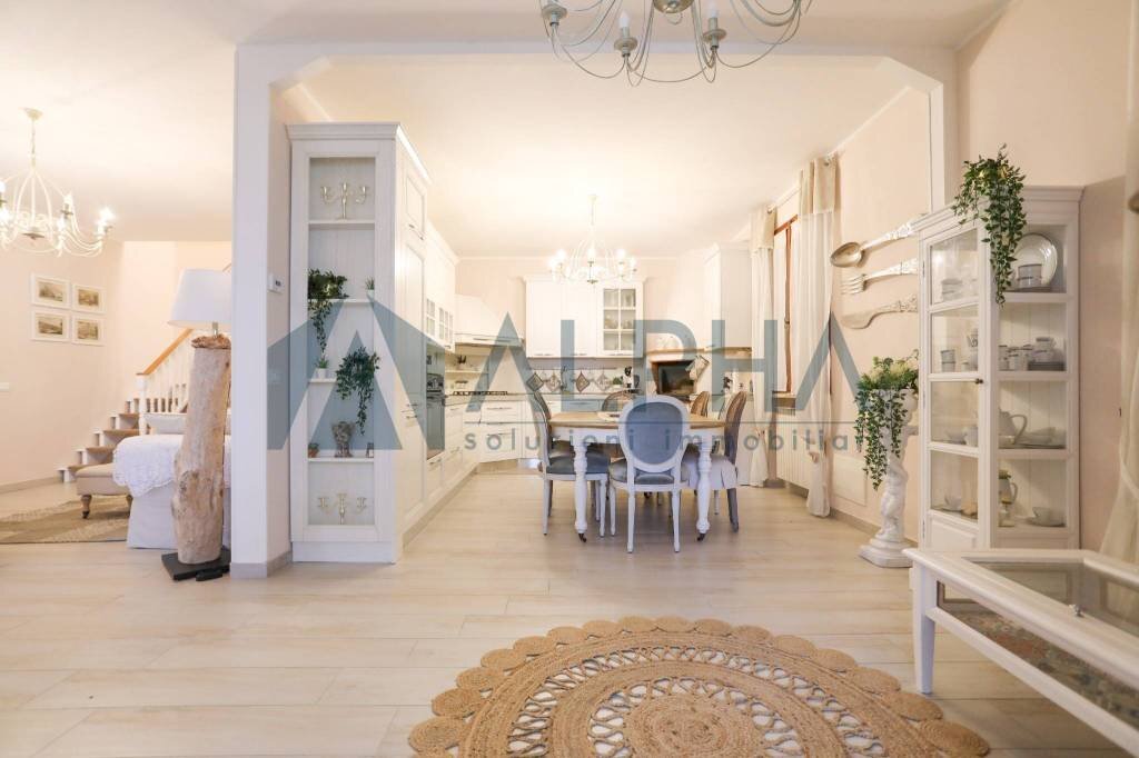 Salone - Villa a Schiera viale Pablo Picasso, Ravenna - foto 1