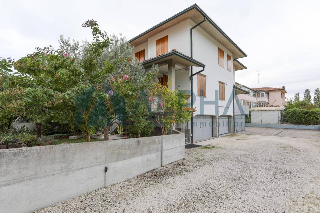 Facciata - Villa a Schiera viale Pablo Picasso, Ravenna - foto 2