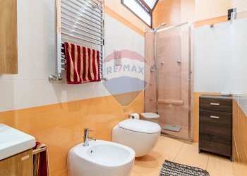 Bagno - Casa indipendente Via Vittorio Emanuele III
 
26, Acireale - foto 9