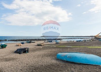 Vista dell\'acqua - Trilocale Via Spiaggia
 
359, Mascali - foto 6