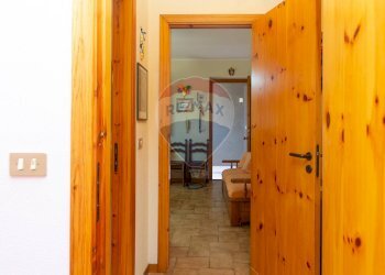 Hall / corridoio - Trilocale Via Spiaggia
 
359, Mascali - foto 19