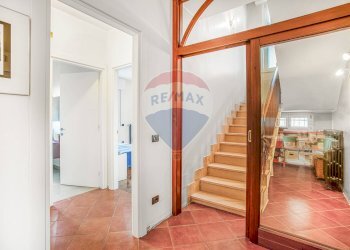 Scale - Villa Via Resistenza
 
4, Carpiano - foto 16