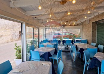 Terrazza - Locale Commerciale Via Magellano
 
19, Vieste - foto 5