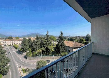Terrazzo - Trilocale piazza Papa Giovanni XXIII, Torre Boldone - foto 4