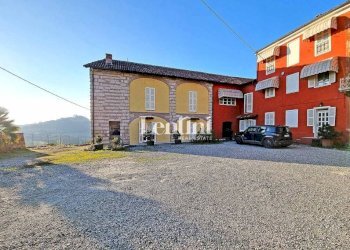 Cortile interno - Villa Località Cascina Montalbano, 59A, Rosignano Monferrato - foto 2