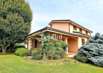 Giardino - Villa strada Cacciolo, 21, Terruggia - foto 1