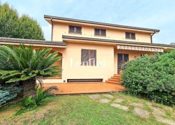 Facciata - Villa strada Cacciolo, 21, Terruggia - foto 17