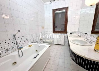 Bagno - Villa strada Cacciolo, 21, Terruggia - foto 34