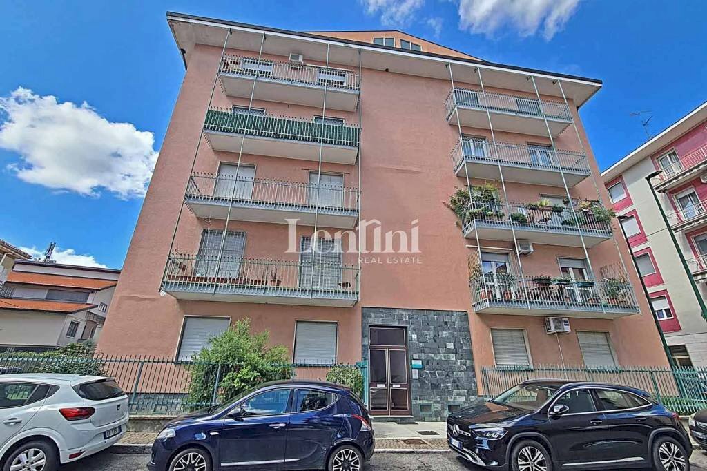 Facciata - Quadrilocale via Papa Sisto IV, Casale Monferrato - foto 1