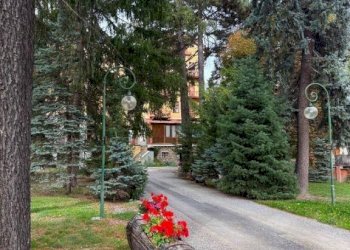 Giardino - Bilocale via Giuseppe Francesco Medail, 43, Bardonecchia - foto 4