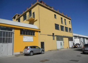 Facciata - Capannone via Nerviano, 31A, Lainate - foto 1