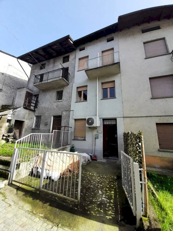 Facciata - Casa indipendente via Selvetta, 54, Forcola - foto 1