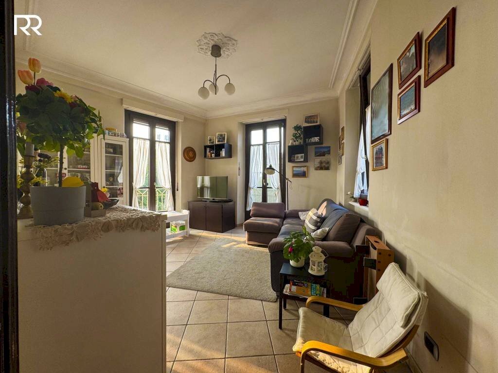 Salone - Three-room apartment Torino - photo 2