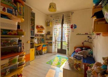 Camera da letto - Three-room apartment Torino - photo 23