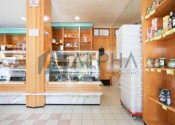 Interno non residenziale - Negozio viale Roma, Forlì - foto 3