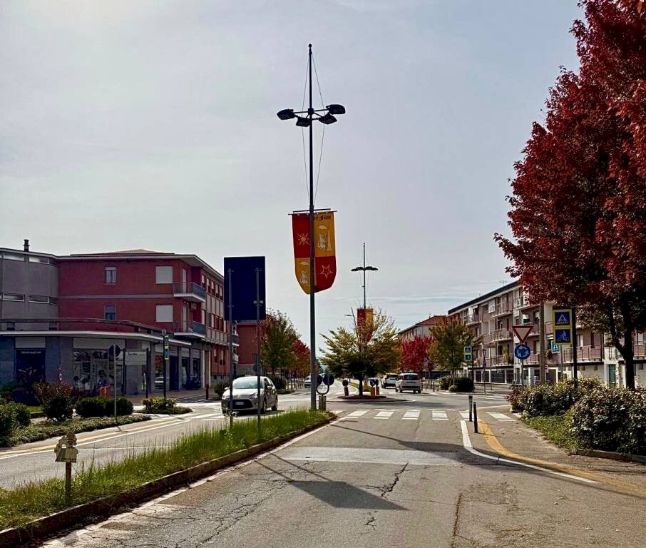 Zona - Shop corso Europa, Alba - photo 1