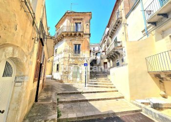 Foto 2 - Casa indipendente Via Scale
 
33-35-37, Ragusa - foto 2